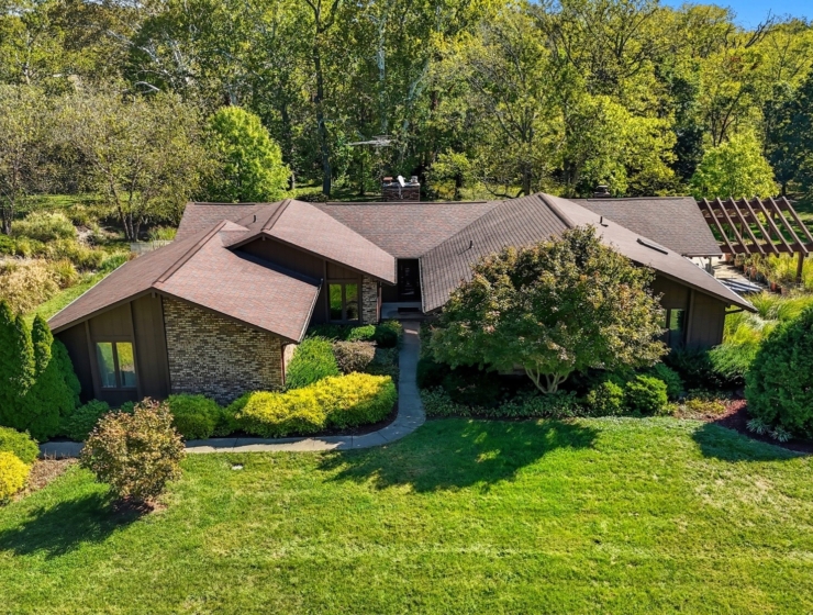 Sprawling Brick Ranch on 5.27 Acres in Kings Schools