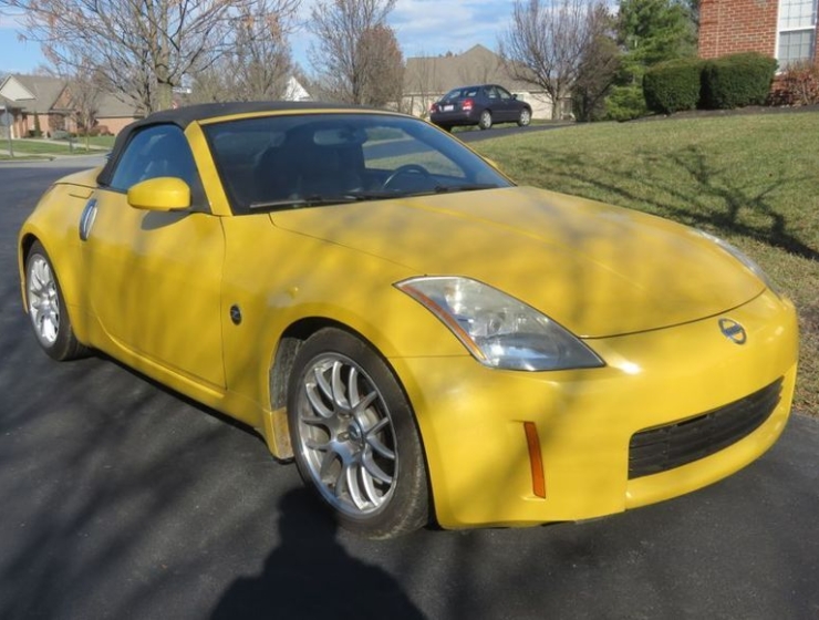 2005 Nissan 350Z and 2003 Cadillac Seville SLS