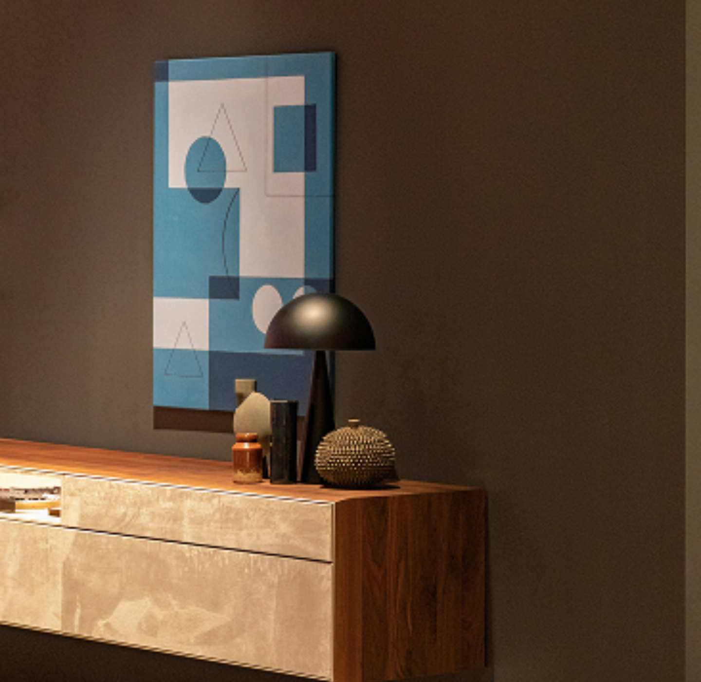 Whether you’re looking to sell an entire estate or buy a specific piece to complete your collection, you can trust Worley.